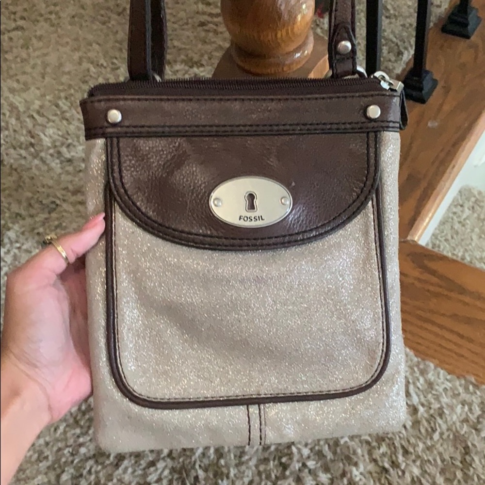 Adjustable fossil purse in perfect condition
